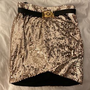 Sequin skirt with belt